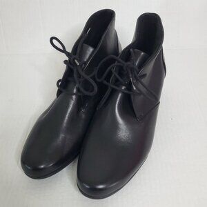 NEW Clarks Unstructured Womens Tawnia Lace Ankle Boots 9.5 Medium